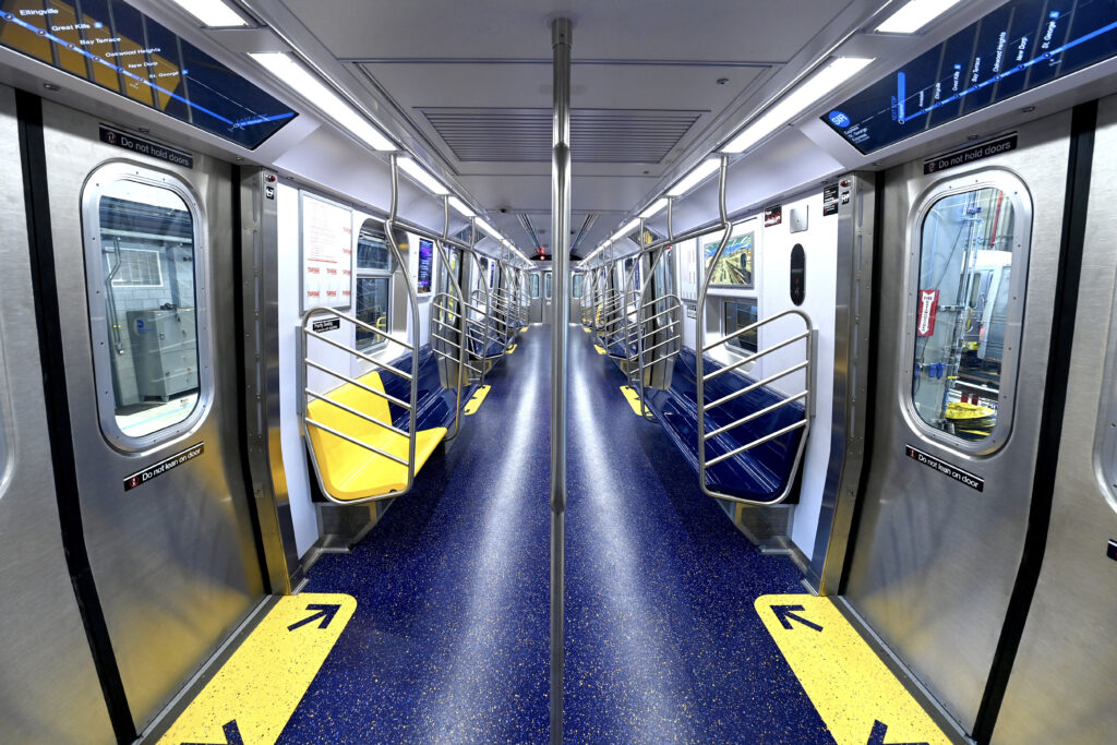 New R Subway Cars Rolled Out On Staten Island Railway Railway News