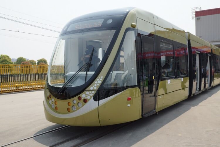Bombardier Partner CSR Puzhen Presents First Low-Floor Tram for China