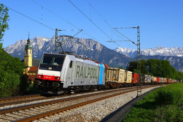 Bombardier Signs Framework Agreement with Railpool for 65 TRAXX Locomotives