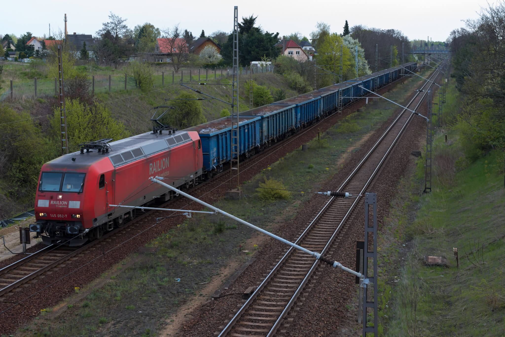 Strengthening European-Asian rail freight: a DB Cargo train