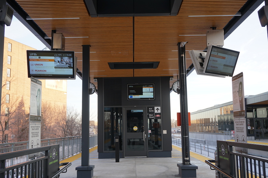 Transit Monitor – Bloor Station, UP Express – Toronto, Ontario