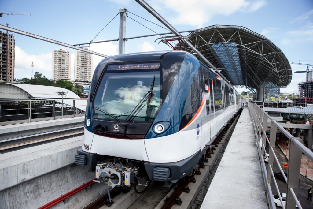 Metro de Panamá se estrena Trenvista