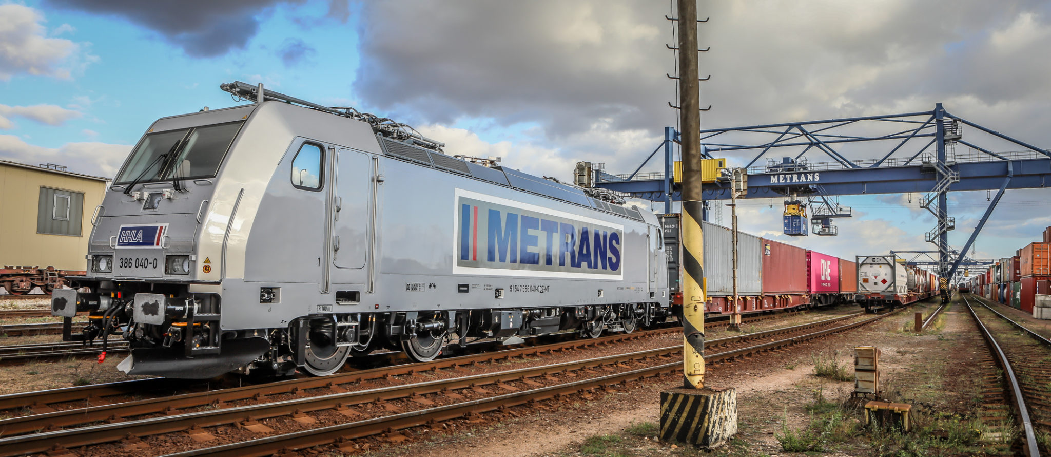 Metrans Bombardier TRAXX locomotive