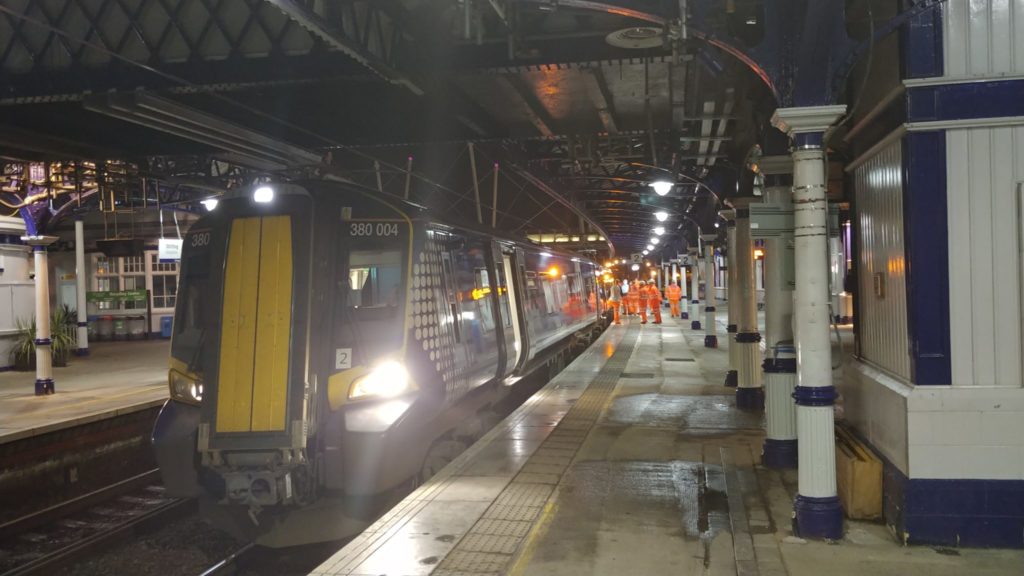 Scotland First Successful Electric Train Test Run on StirlingAlloa Line
