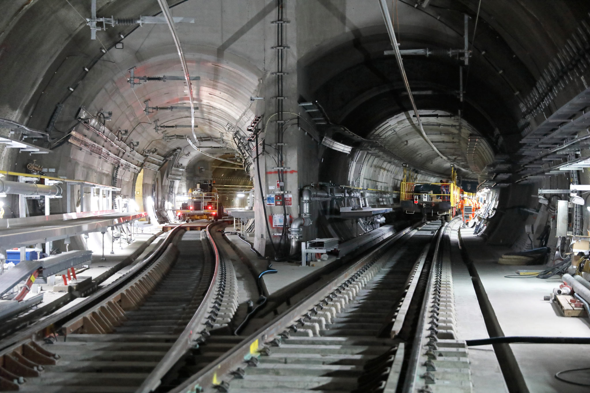 Crossrail progress: line-wide systems