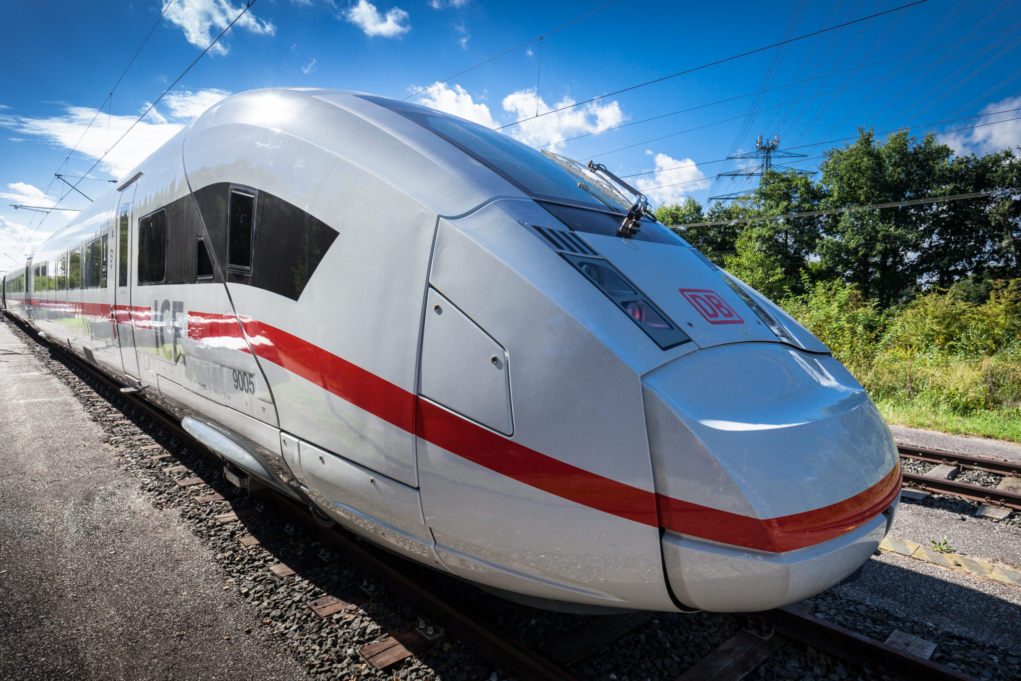 Siemens and Bombardier manufacture Deutsche Bahn's flagship ICE 4 train
