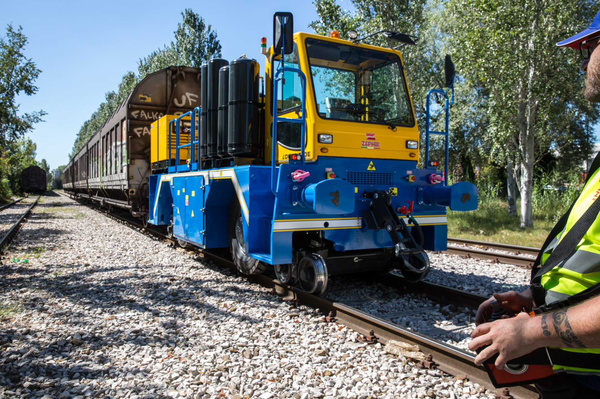 Zephir | Electric Railcar Movers | Railroad Shunting Locomotives