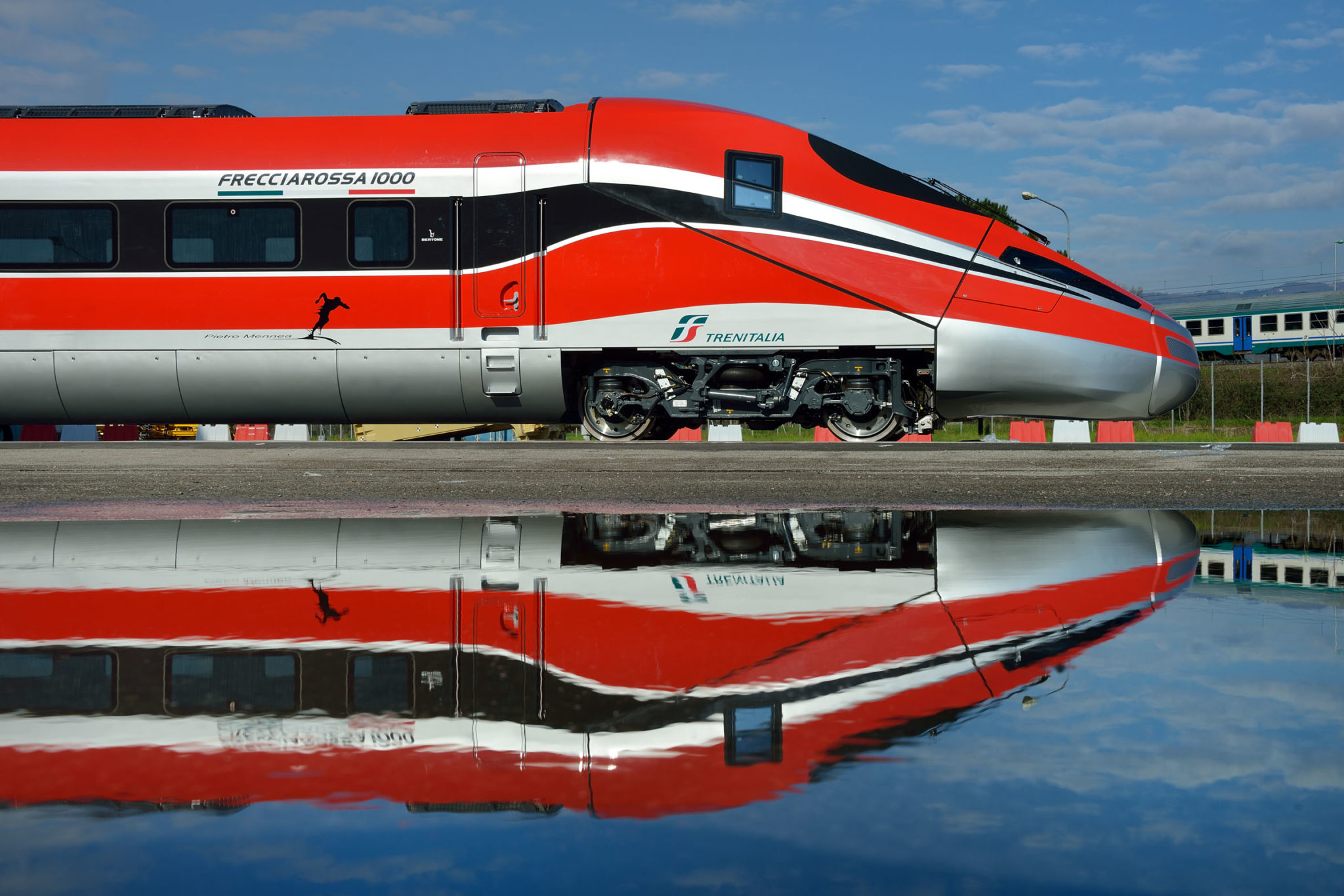 Hitachi and Bombardier will design and manufacture 14 ETR1000 trains for Trenitalia 