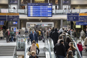 DB to Analyse Passenger Behaviour Using Big Data
