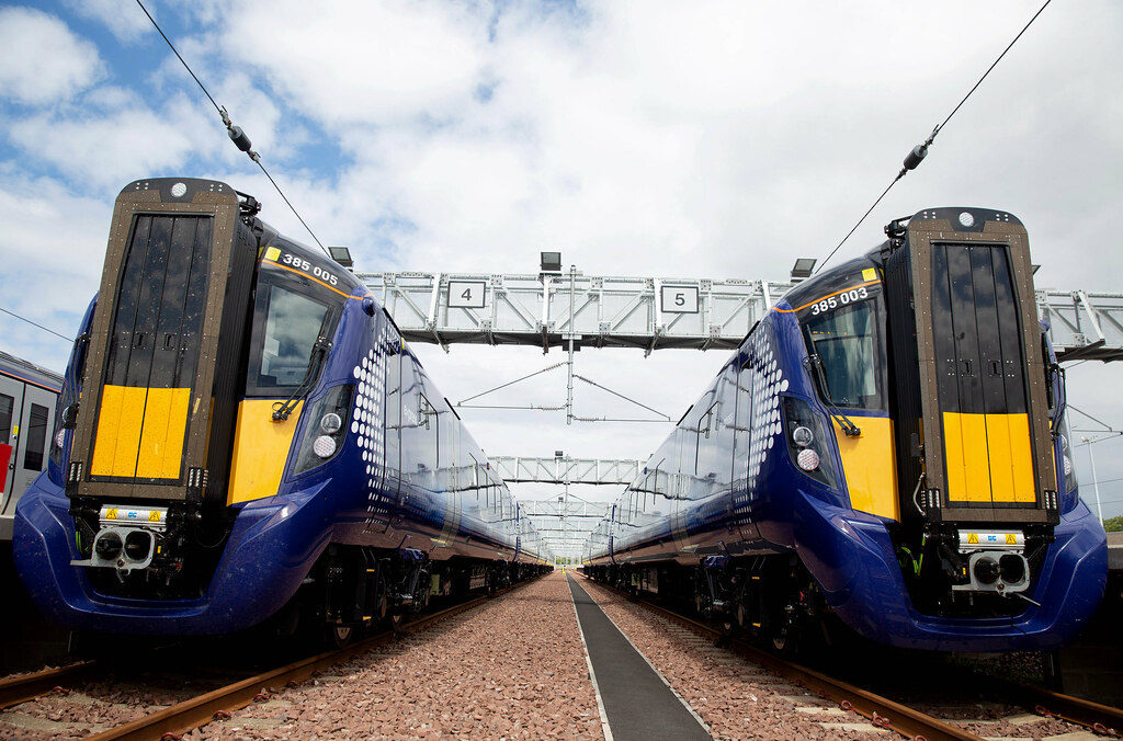 UK Eight Car Trains Introduced On Edinburgh Glasgow Route