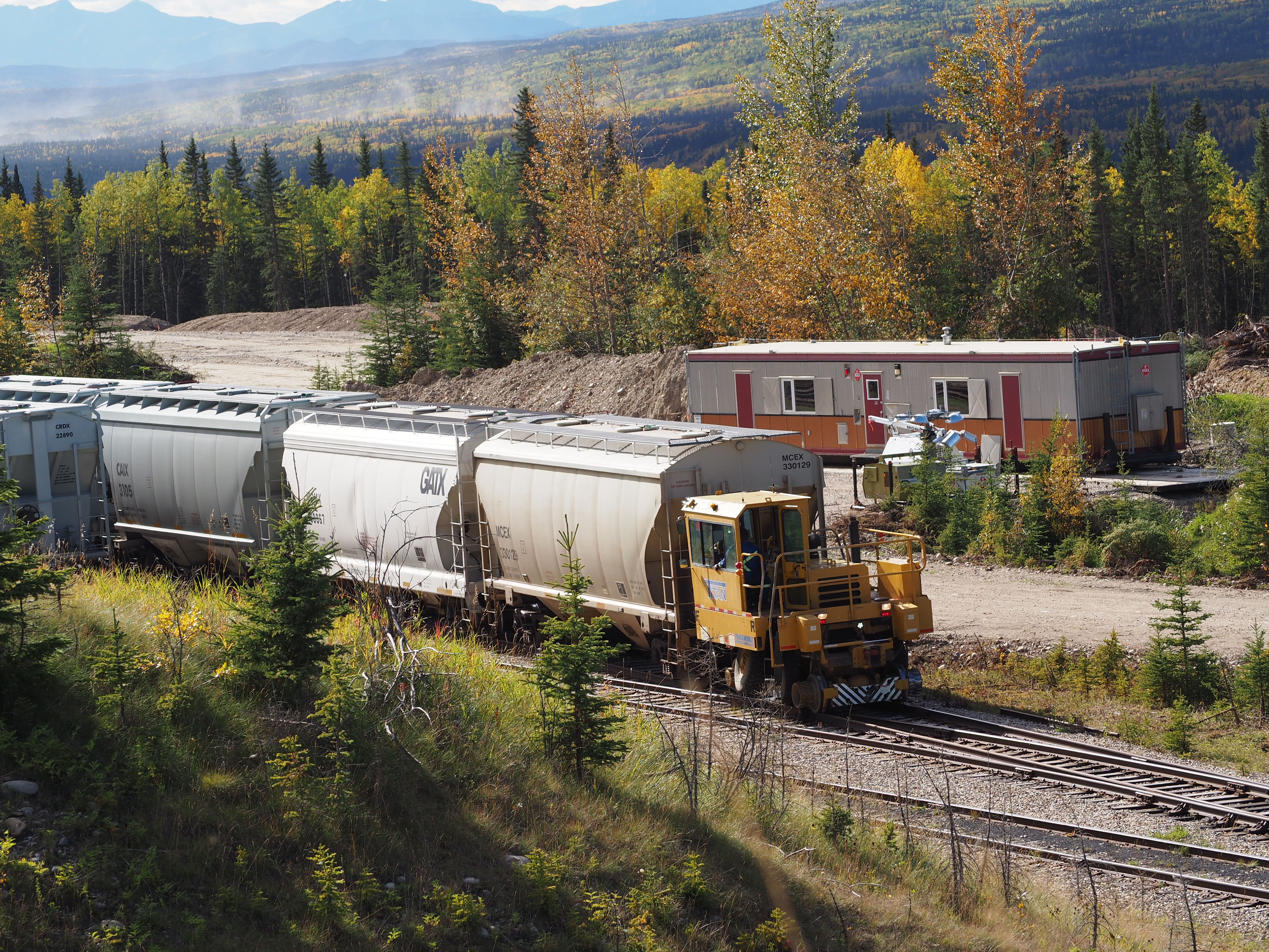 Trackmobile railcar mover