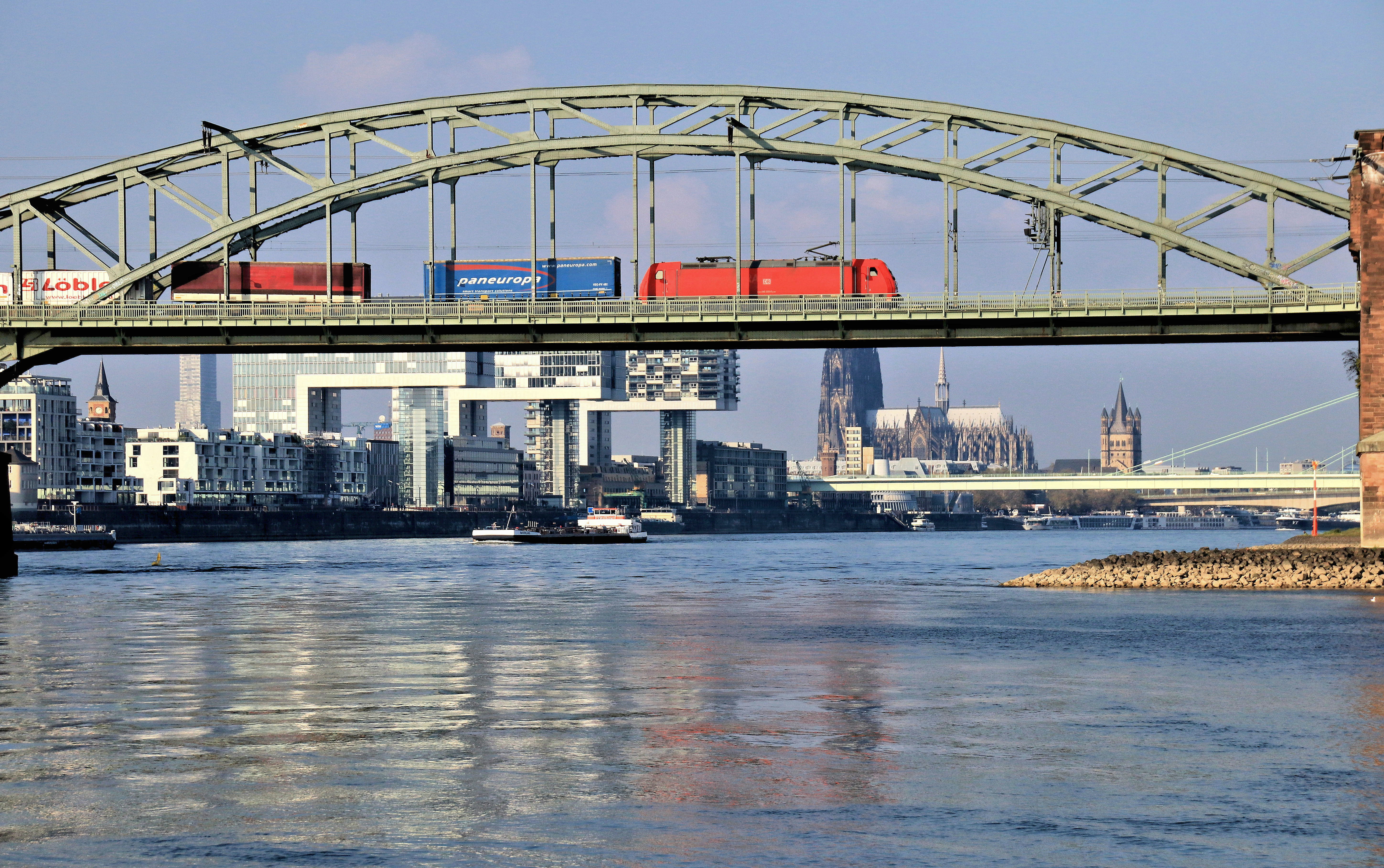 Deutsche Bahn freight train in Cologne