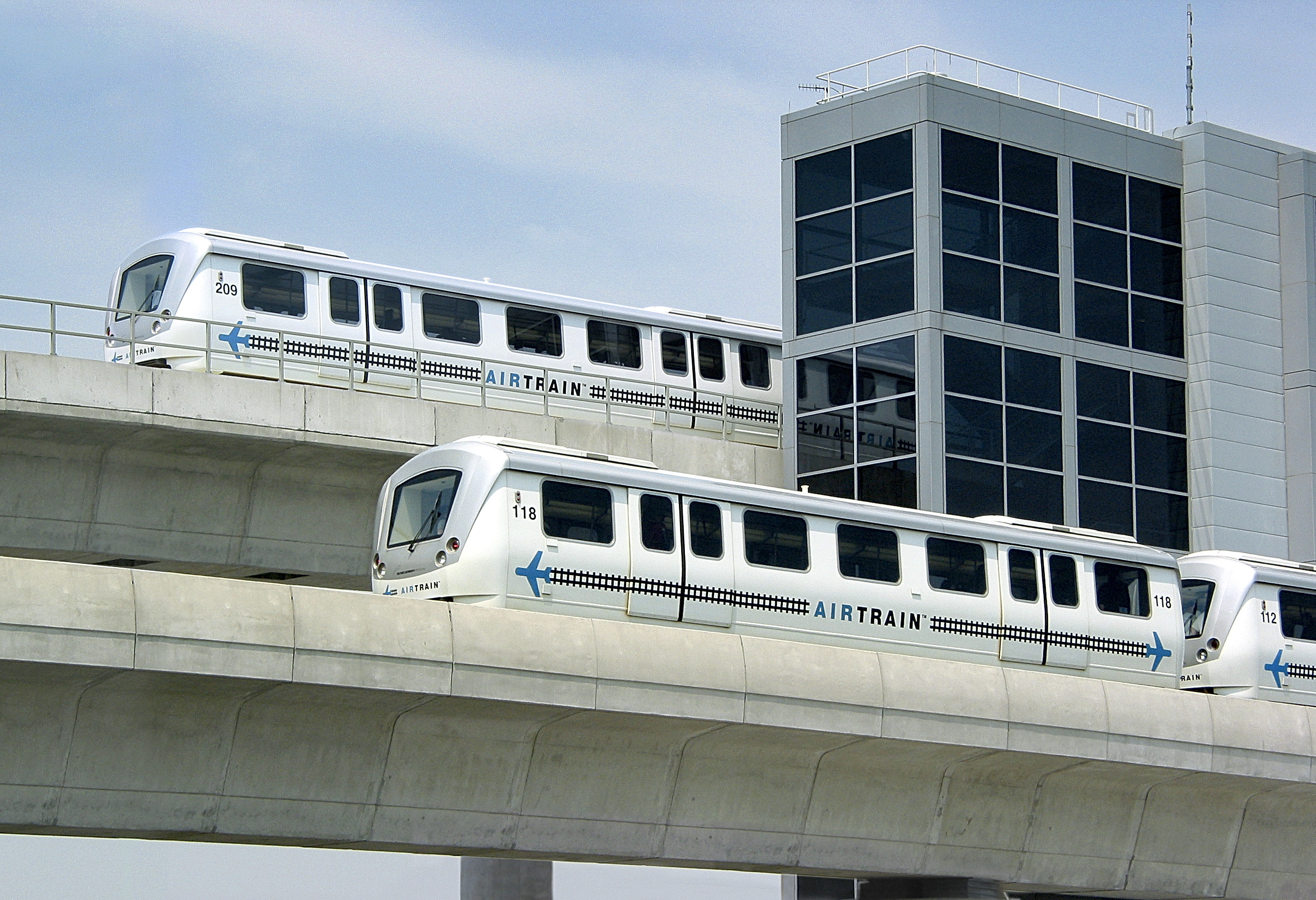 Bombardier Transport Jfk Air Train 