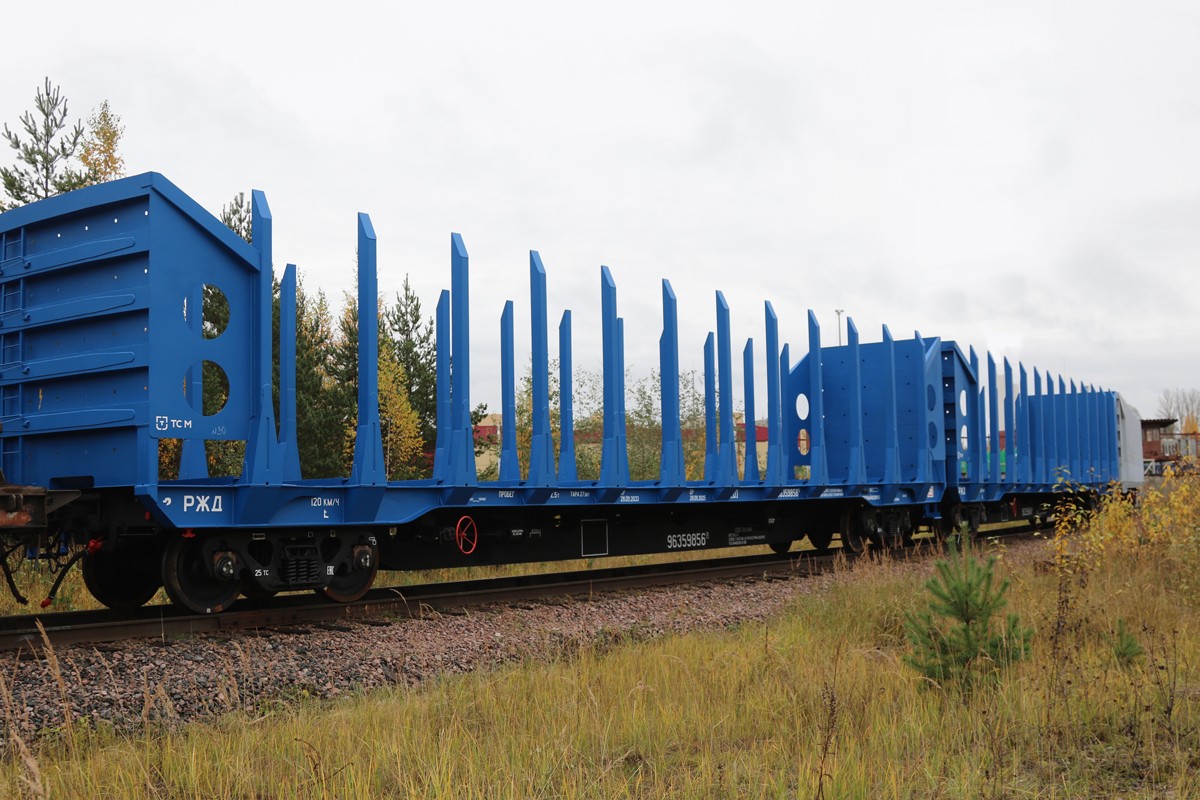 UWC flat car for leasing company Dessa for the transportation of timber