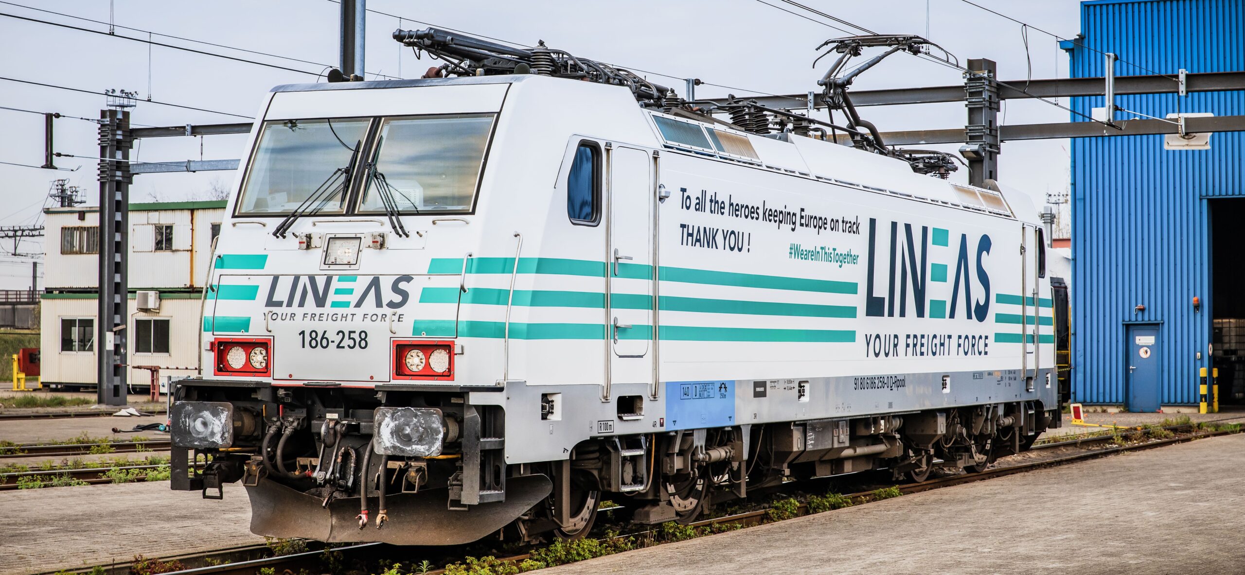 Lineas white coronavirus locomotive