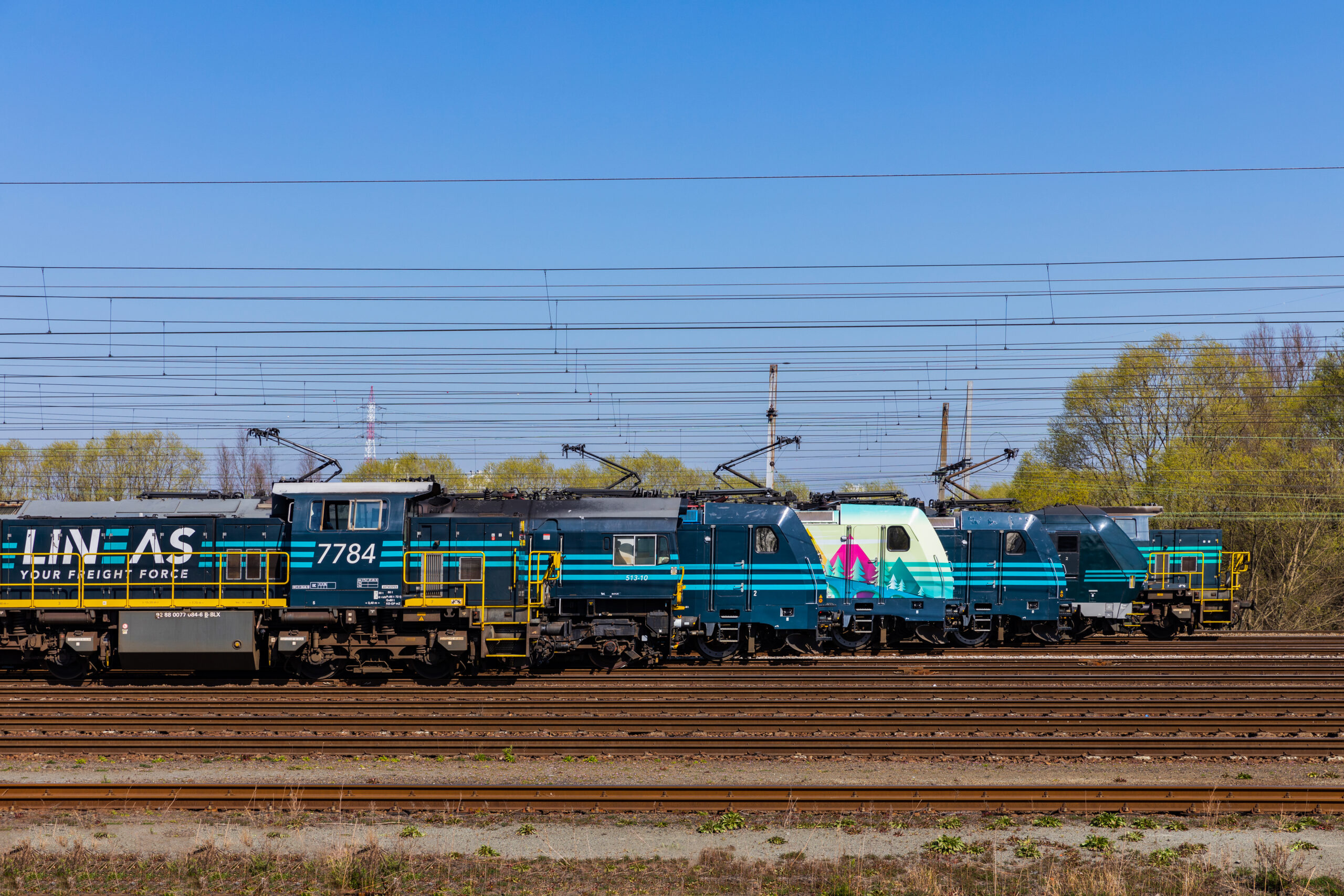 Lineas freight locomotives