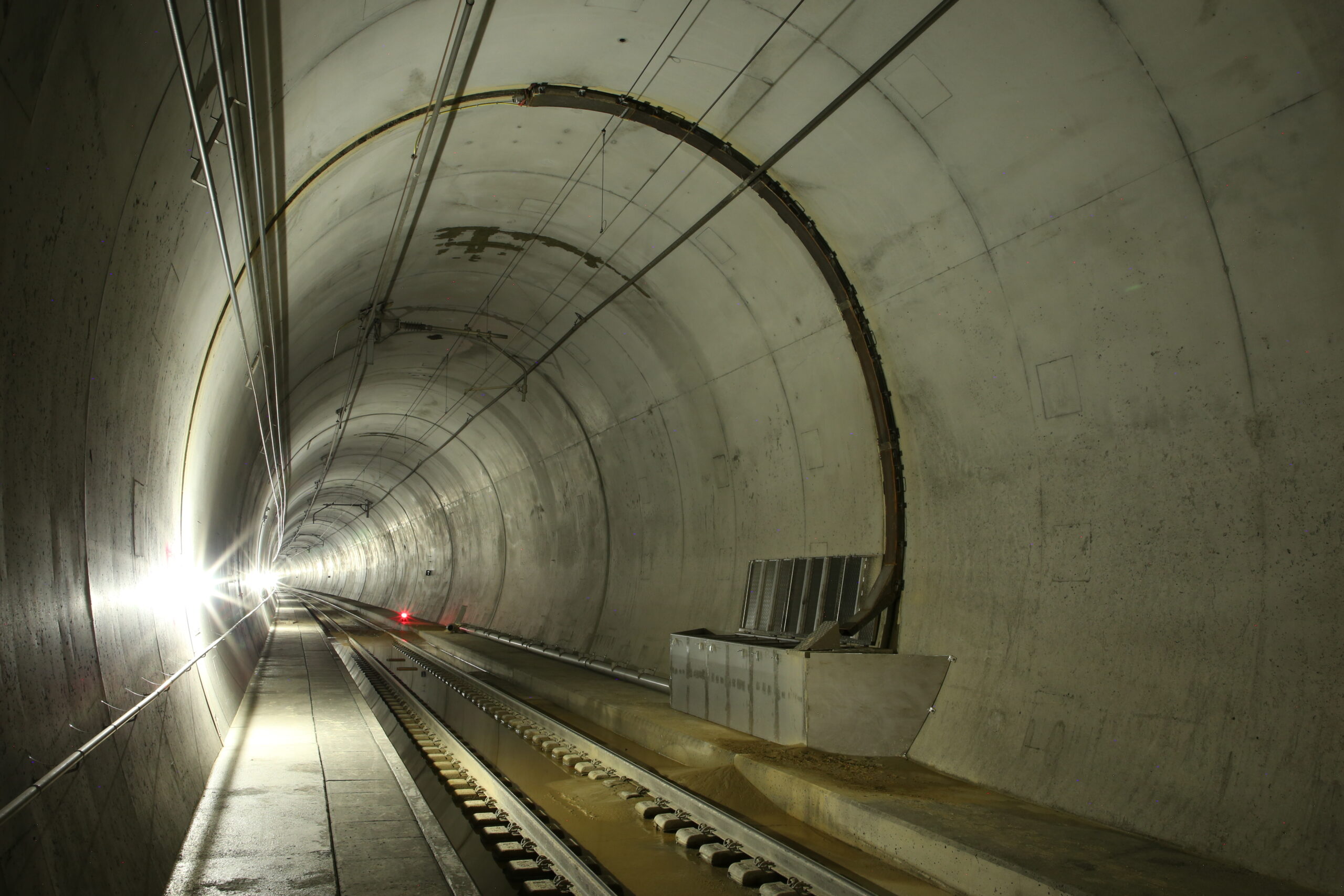 Sediment basin in western bore of Lötschberg Base Tunnel