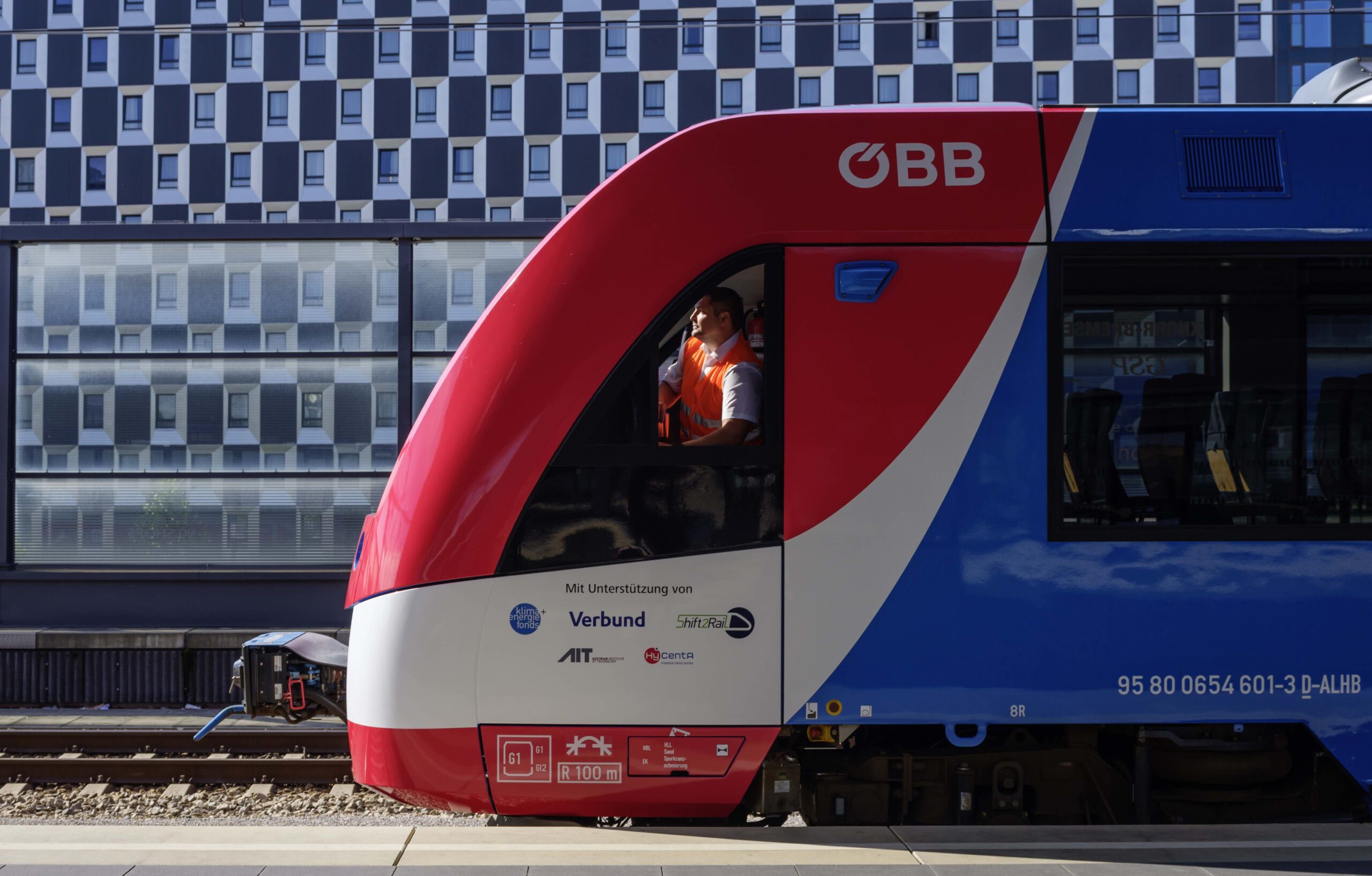 Alstom Coradia iLint hydrogen train for Austria