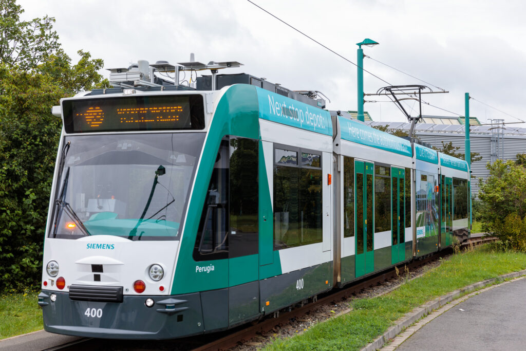 Siemens Mobility and partner present research project Autonomous Tram in Depot