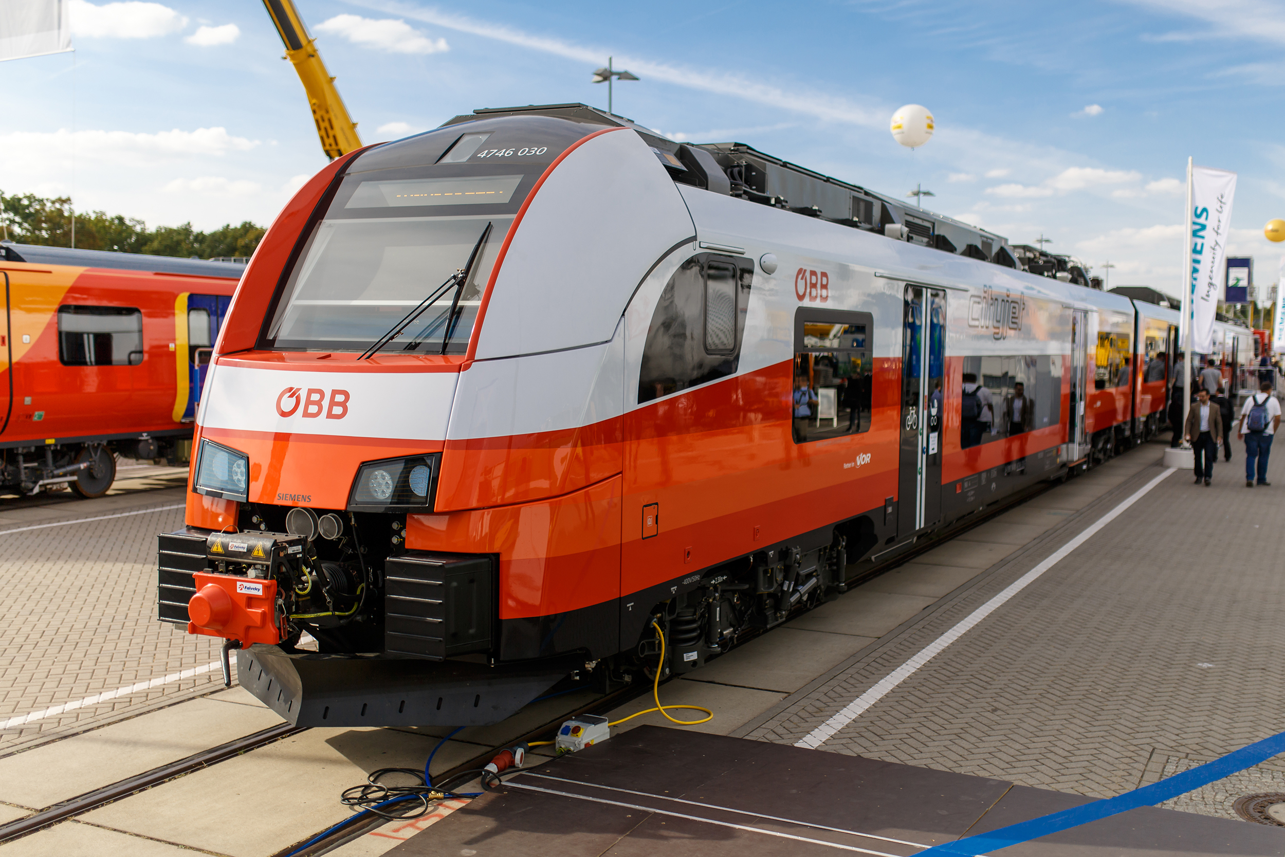 Siemens Desiro ML for Austrian Federal Railways exterior