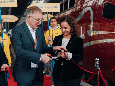 Thalys Entrusts Yellow Window Design With First Renovated Train Set