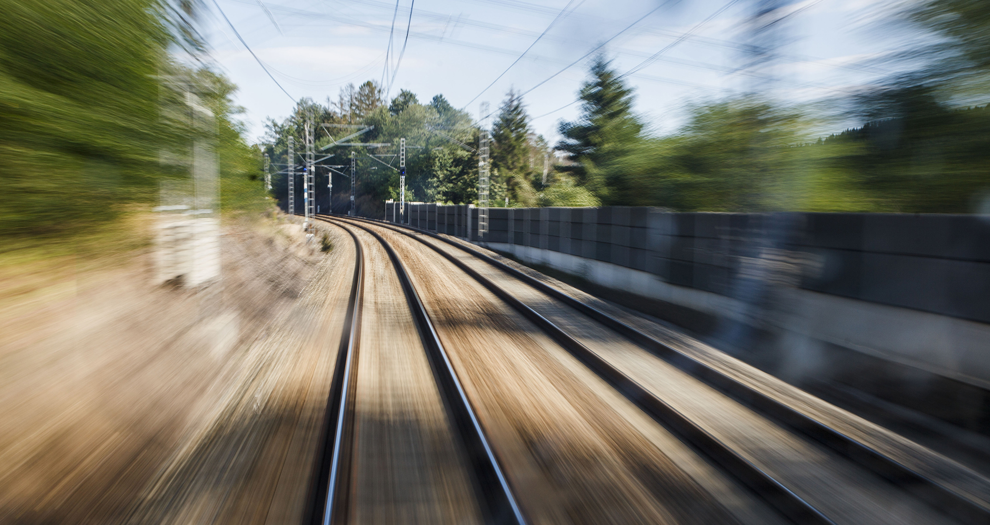 Arriva signs 6-year National Rail Contract with the DfT