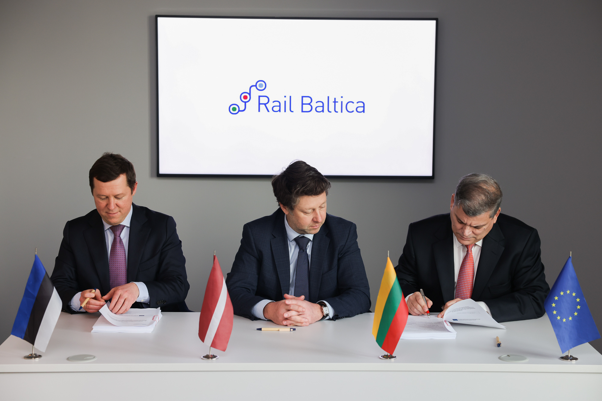 Rail Baltica command-control signalling contract signing