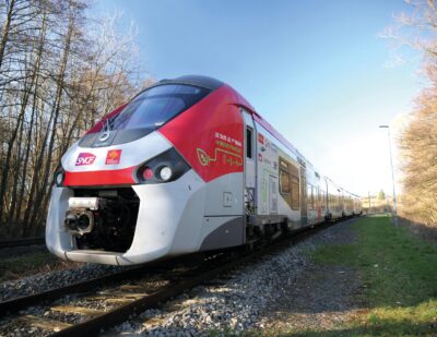 SNCF Voyageurs and Alstom Unveil First Régiolis Hybrid Train
