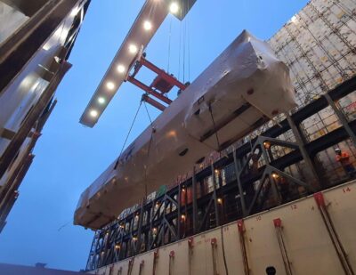 deugro P&T Loading railcar with gantry crane