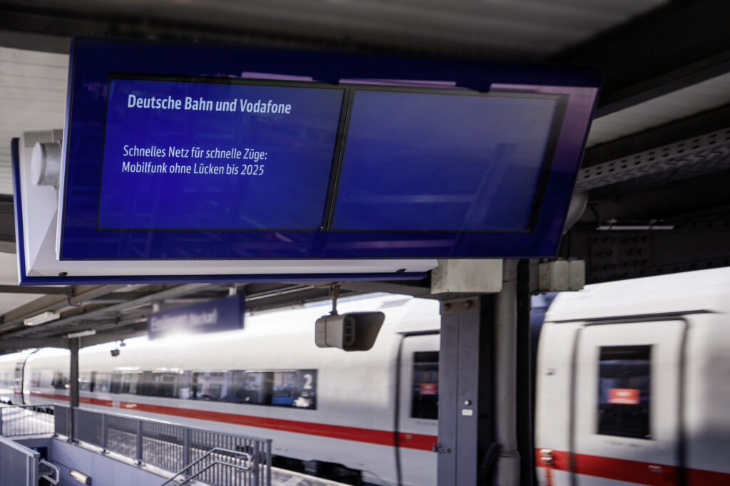 Deutsche Bahn and Vodafone enter into a partnership