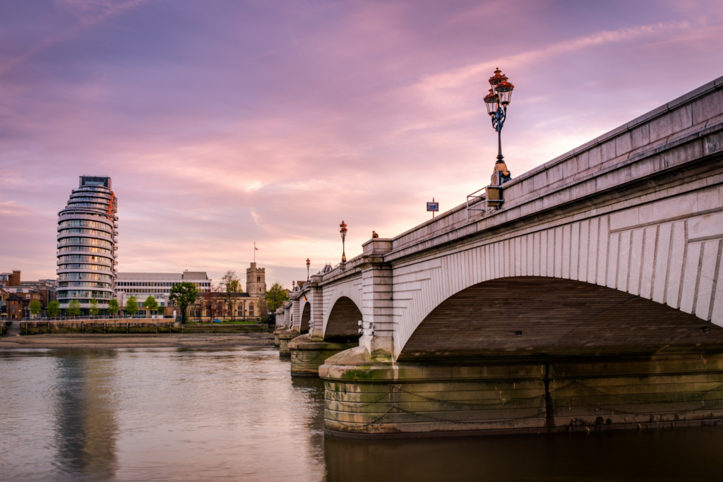 Case History KEEP NUT Inserts for London s Putney Bridge