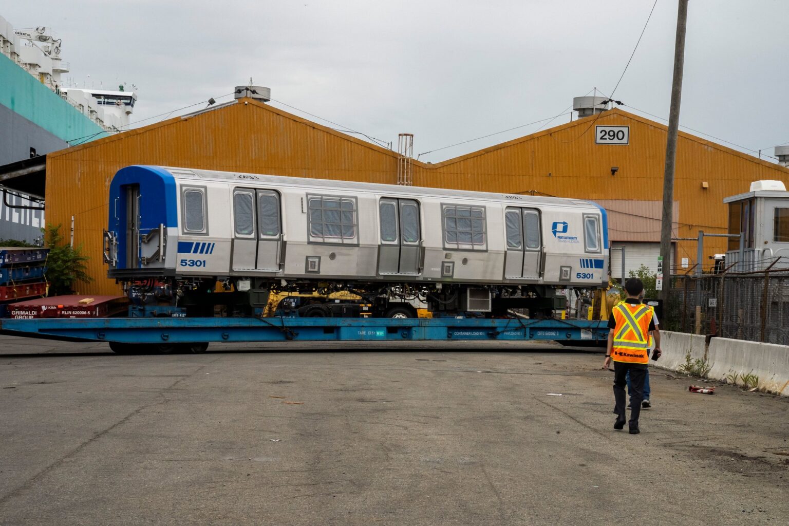 US First New Rail Cars Delivered for PATH Improvement Plan RailwayNews