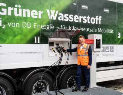 DB and Siemens Test Hydrogen Trains with Mobile Refuelling Stations