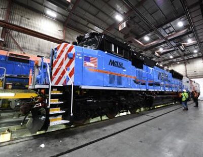 US: Metra Unveils New Addition to Locomotive Fleet  
