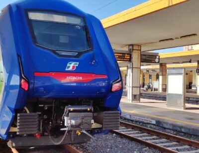 First Tri-Mode Train Enters Passenger Service in Europe