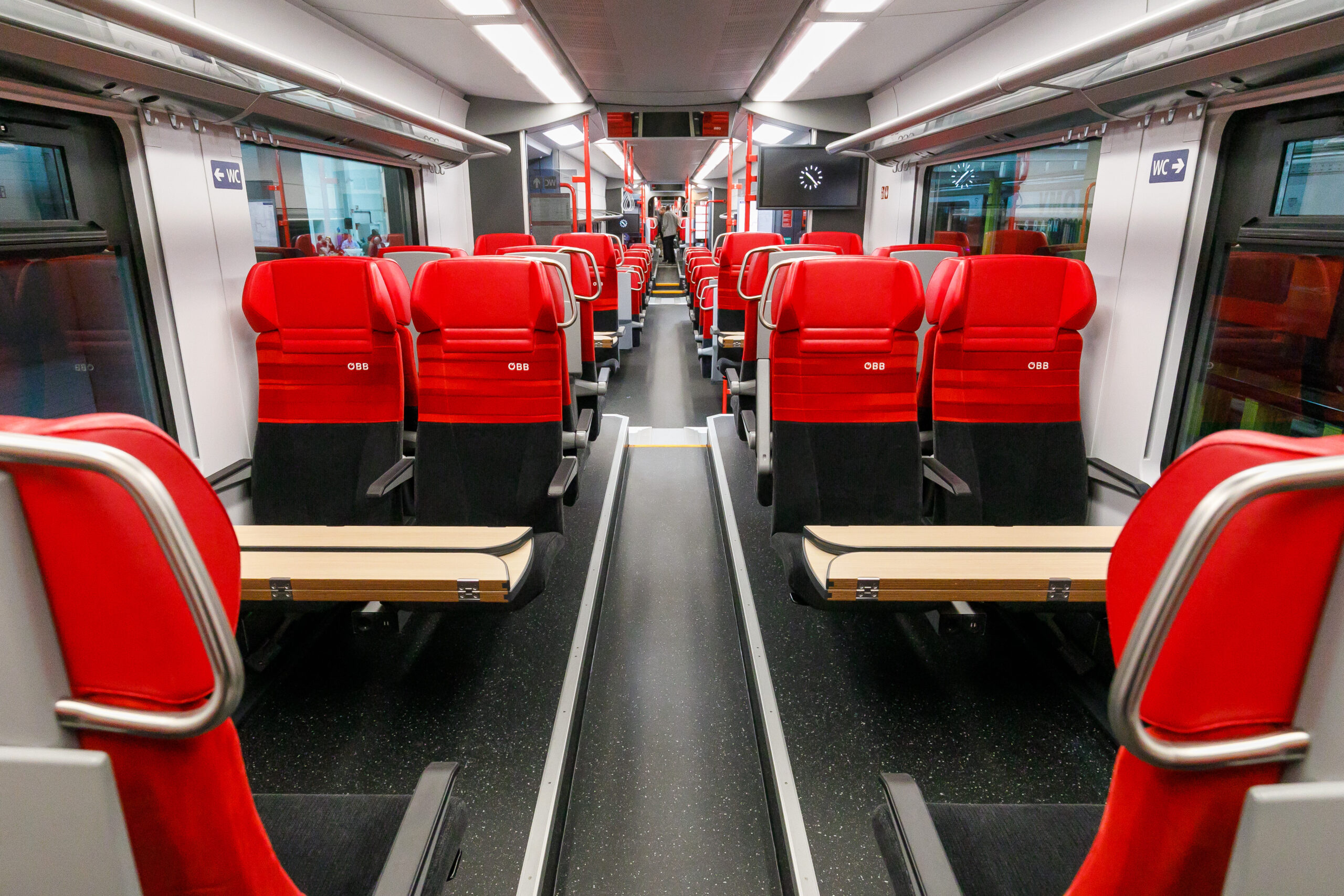 First Siemens Desiro ML train of ÖBB's new Vorarlberg Fleet enters service
