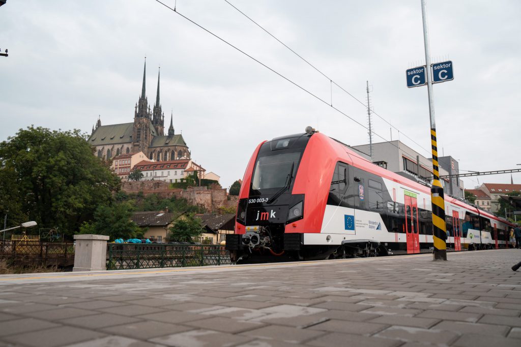The new four-car Moravia trainset has entered trial operation on the S2 line from Brno to Letovice.