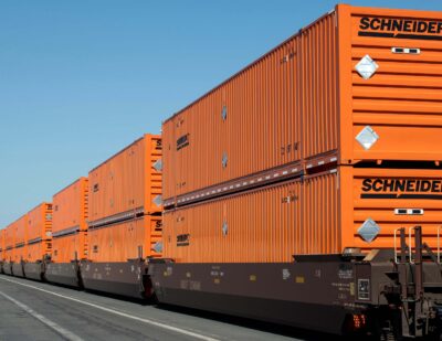CPKC and Schneider Sign Intermodal Transport Agreement
