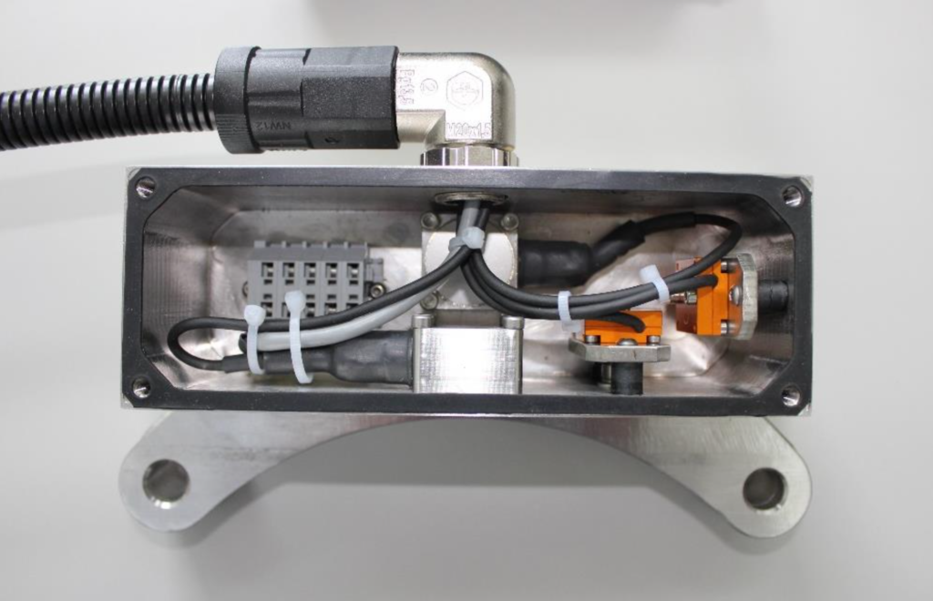 The internal wirings of an ASC sensor