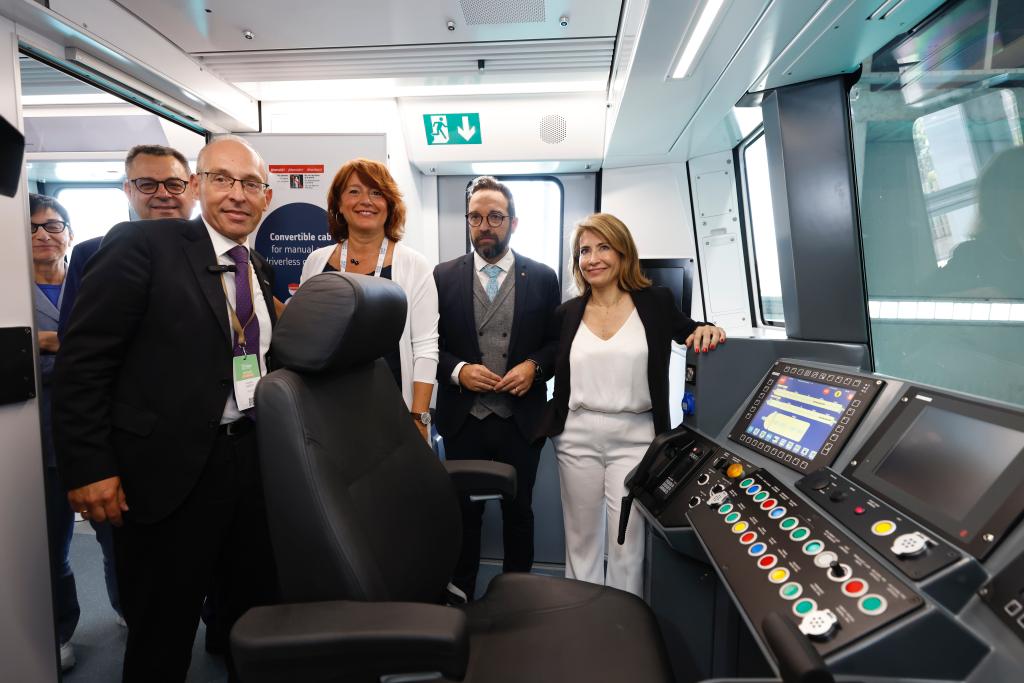 Spain's Minister of Transport, Raquel Sánchez visits the new TBM metro car
