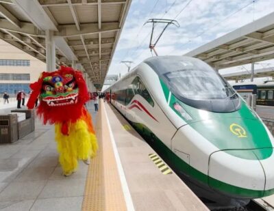 China: CRRC CR EMU Commences Service on the Qinghai-Tibet Railway