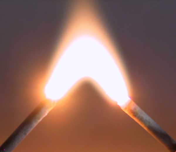 An image of two wires during an electric flashover