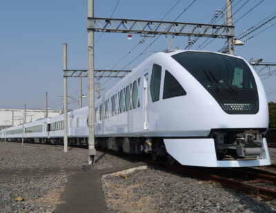 Japan: Tobu Railway Begins Operating Hitachi’s SPACIA X Trains