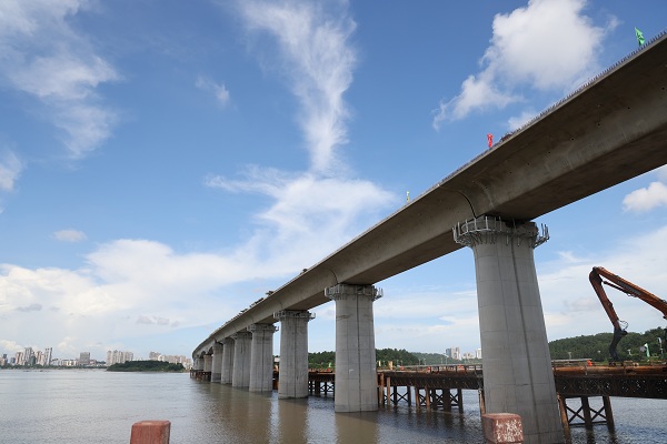 The Fangchenggang-Dongxing High-speed Railway is under construction
