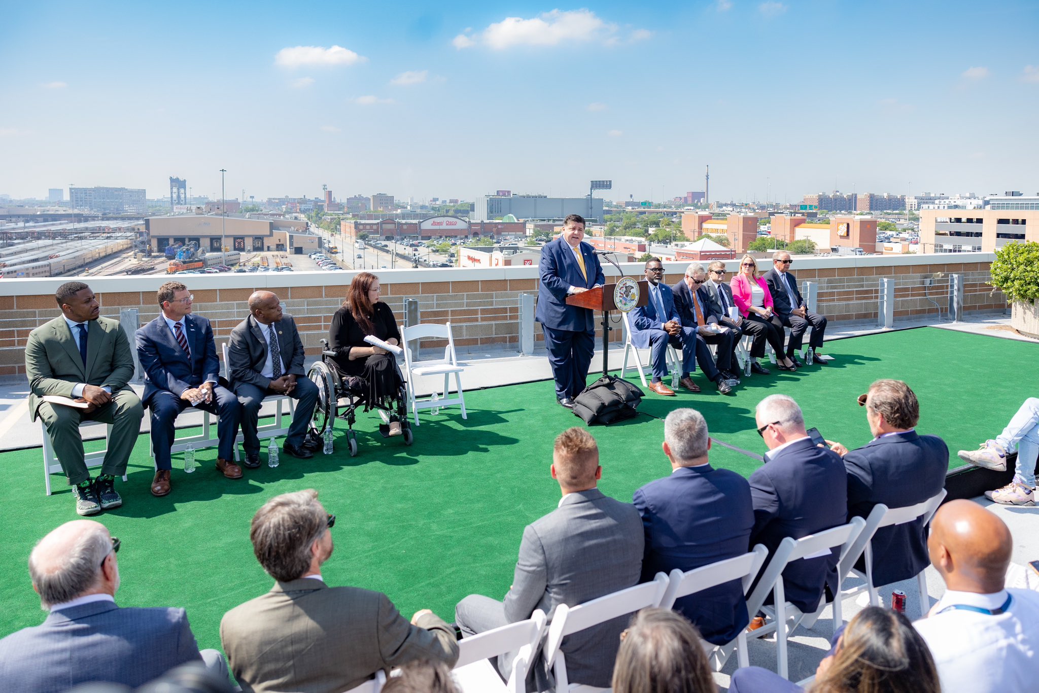 Govenor JB Pritzker announces the Chicago Hub Improvement Program