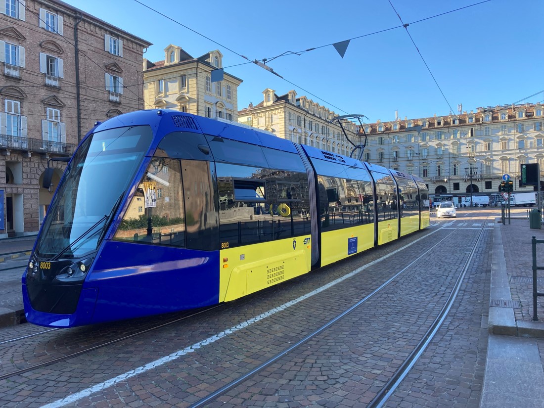 The tram livery takes up the yellow and blue colours that represent the city of Turin
