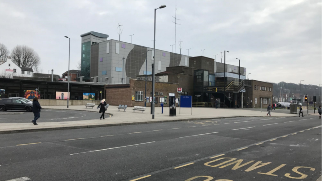 Network Rail Commences Upgrade Work at Luton Station | Railway-News