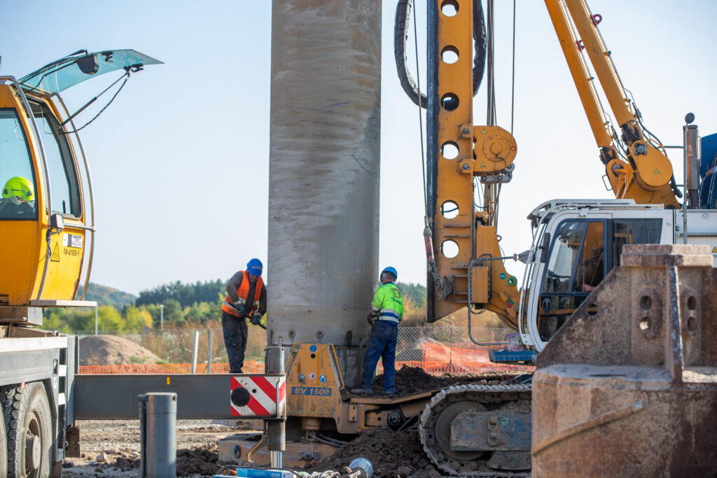 Ilgiausio „Rail Baltica“ geležinkelio tilto statybos juda į priekį