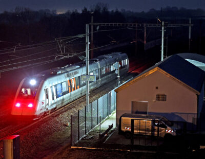 Hitachi Rail Completes First Dynamic Testing of Its Digital Interlocking Signalling System on Paris-Lyon HSR Line