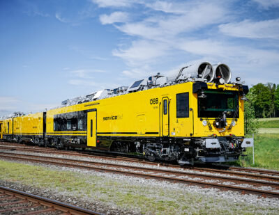 Stadler Unveils Servicejet Rescue Train for ÖBB